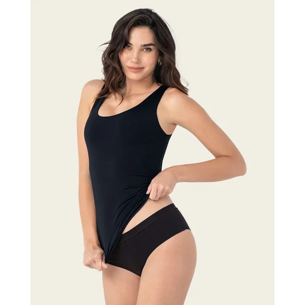 Haut à contrôle modéré avec double couche sur l'abdomen