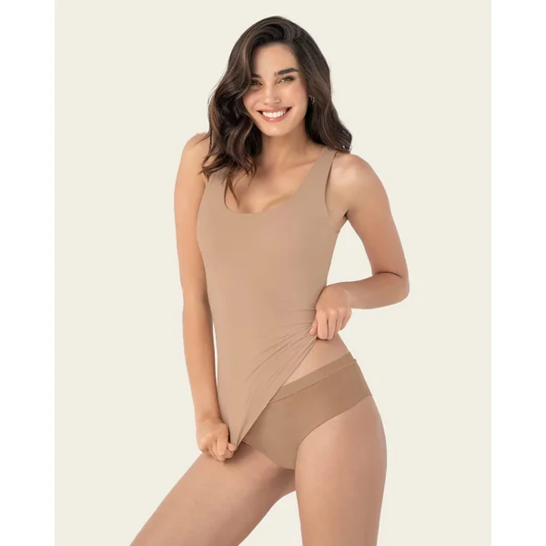 Haut à contrôle modéré avec double couche sur l'abdomen