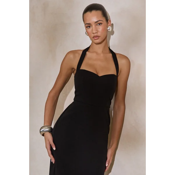 Heloira | Robe longue noire à décolleté cœur