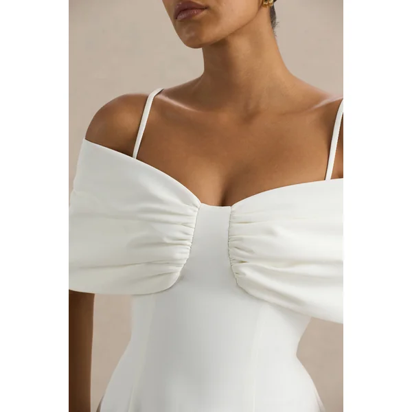 Hettie | Robe mi-longue blanche épaules dénudées à manches courtes avec détail nœud
