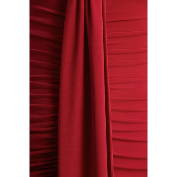 Ivara | Robe rouge à encolure plongeante avec fronces et ceinture