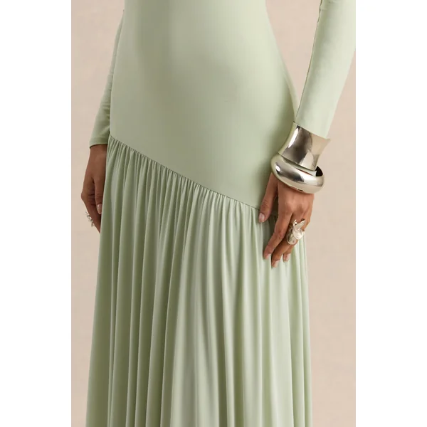 Jasira | Robe longue menthe à encolure ronde avec taille basse asymétrique