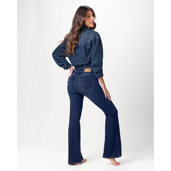 Jean push-up coupe flare