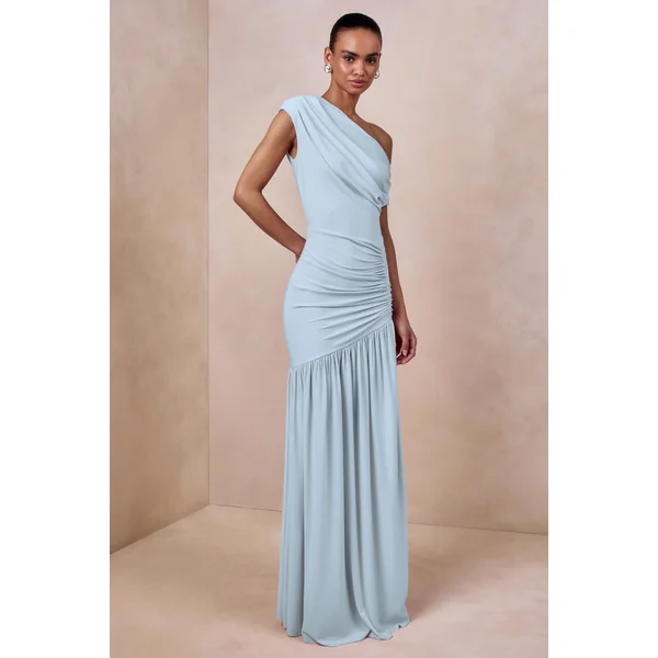 Kady | Robe longue bleu poudré à encolure asymétrique avec fronces