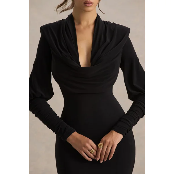 Kaylee | Robe longue noire à col bénitier et détails drapés