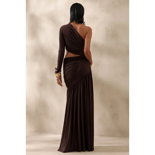 Kinsley | Robe longue marron à encolure asymétrique avec découpe