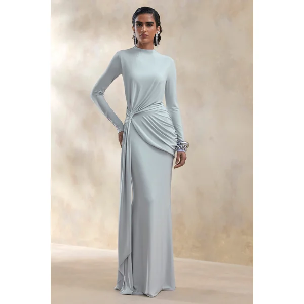 Kyrissa | Robe longue bleue à encolure montante et détails froncés