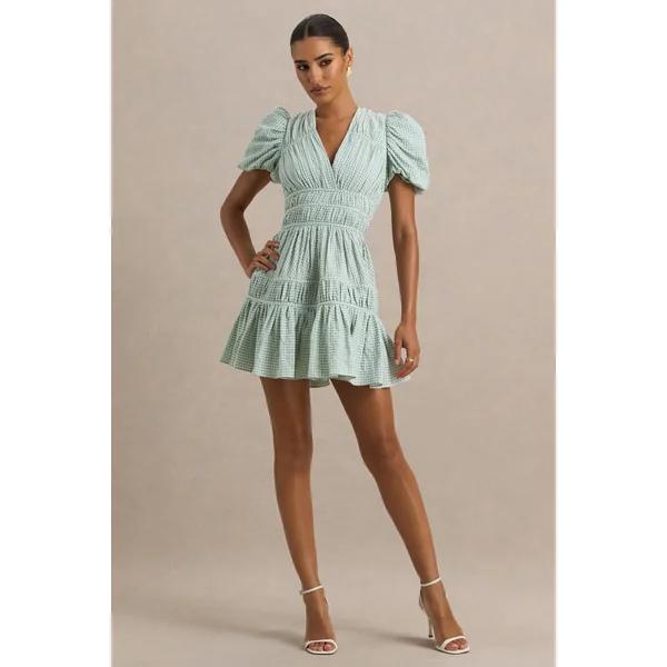 Laurelle | Mini-robe verte à décolleté ultra plongeant avec détails à volants