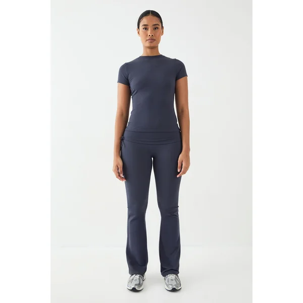 Legging Évasé Ultra Sculptant à Détails Froncés Latéraux DSGN Studio