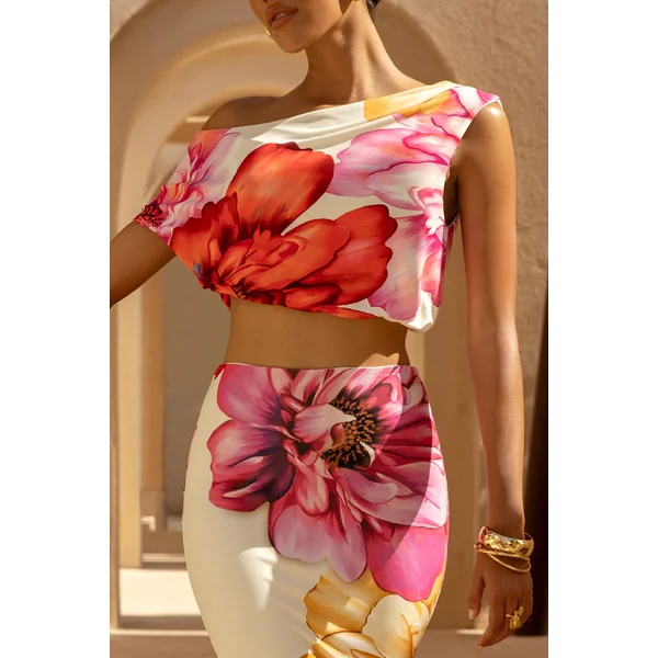 Lia | Crop top asymétrique à grand imprimé floral multicolore avec détails froncés