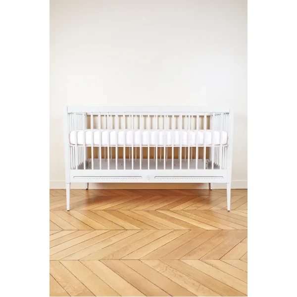 Lit Gustavienne et son matelas Blanc Tartine et Chocolat - Soins Bébé Naturels & Produits Maman Après Naissance