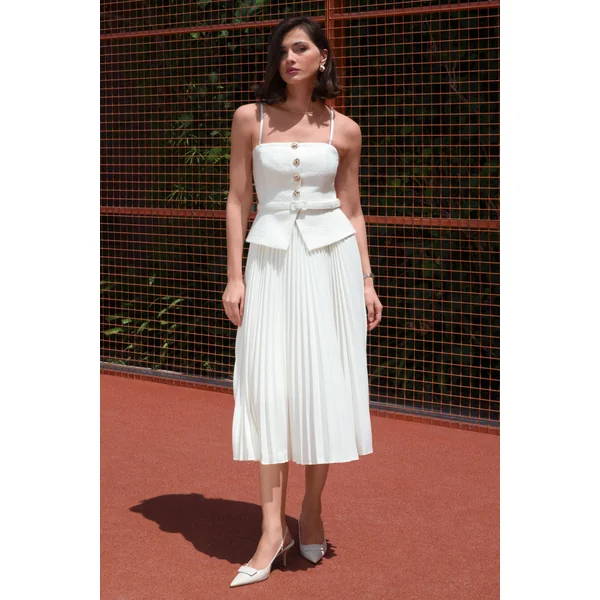 Lizzy | Robe mi-longue crème à encolure carrée avec jupe plissée
