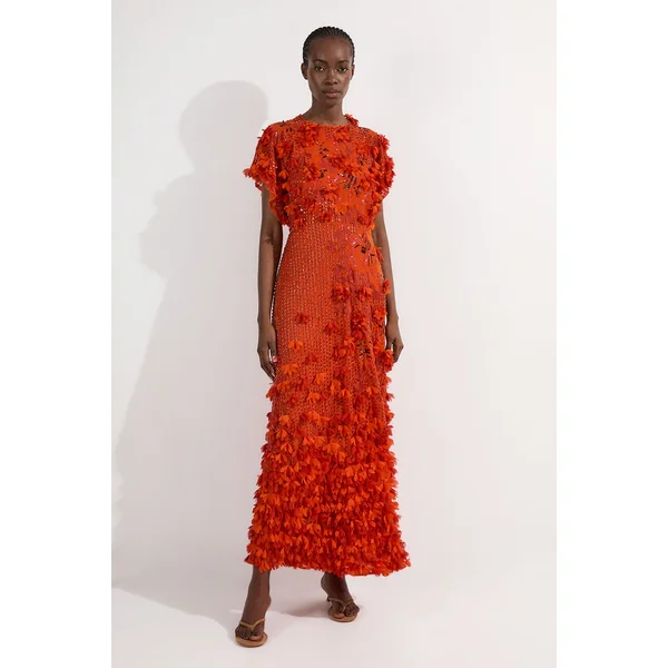 Longue robe maxi tissée à broderie et appliqués, manches d'ange