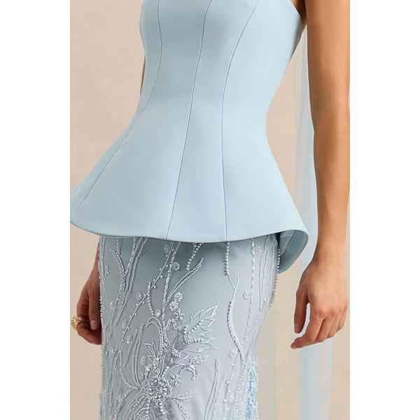 Lorna | Robe longue bleu poudré à encolure bandeau avec détail écharpe