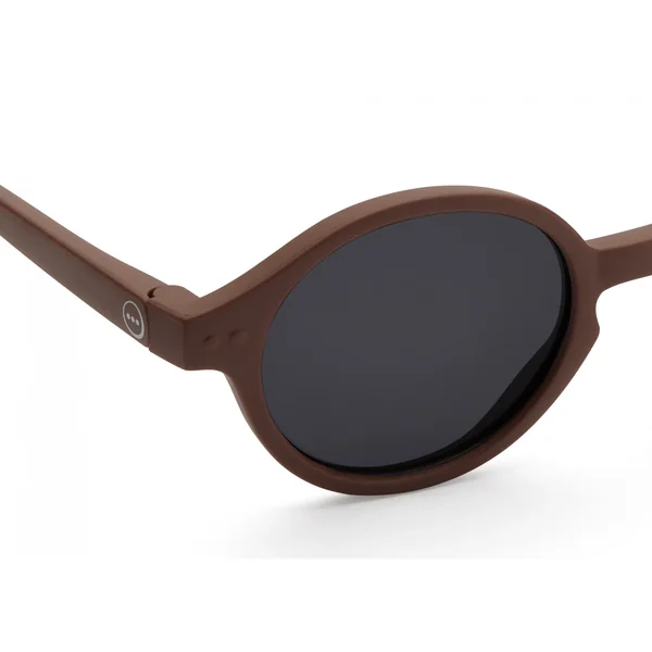 Lunettes de soleil Sun Kids Chocolate #D Izipizi - Soins Bébé Naturels & Produits Maman Après Naissance