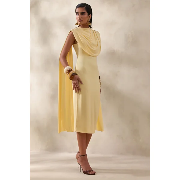 Lysandria | Robe mi-longue citron à encolure haute avec détails drapés