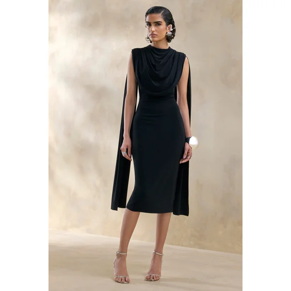 Lysandria | Robe mi-longue noire à col montant avec détails drapés