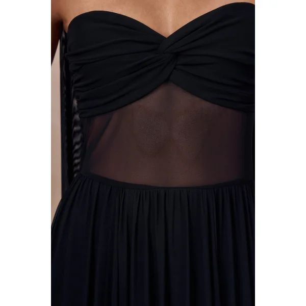 Lyvoria | Robe longue noire bandeau avec détails en mesh et écharpe