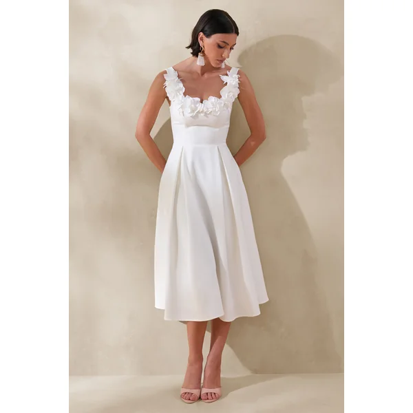 Maelle | Robe mi-longue blanche à encolure arrondie avec détails de corsage
