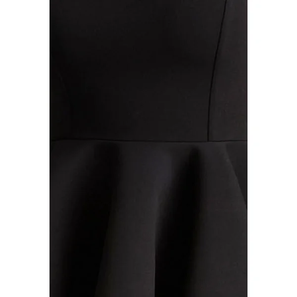 Malia | Mini-robe noire patineuse à encolure en cœur