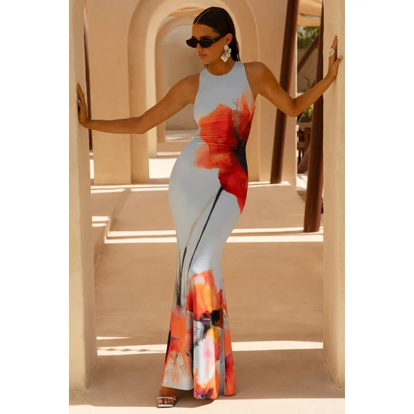Marlo | Robe longue à col haut et détails froncés imprimé coquelicot bleu poudré