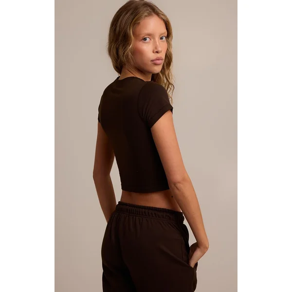 Marron T-shirt Court Ajusté Espresso Prettylittlething
