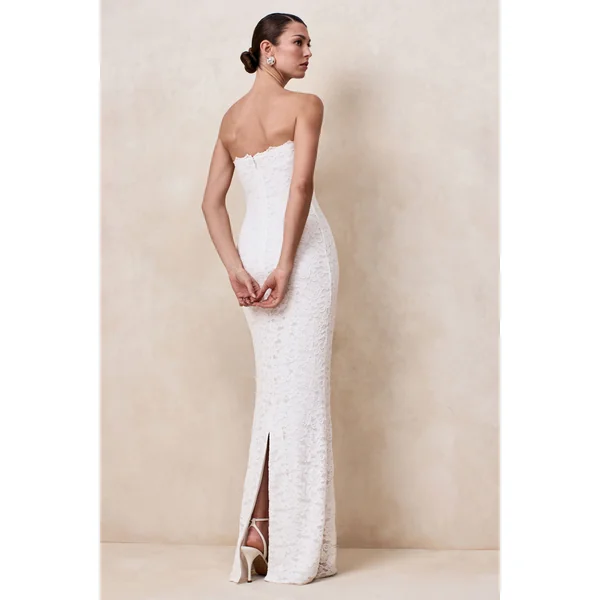 Massima | Robe longue bandeau blanche en dentelle avec détail écharpe