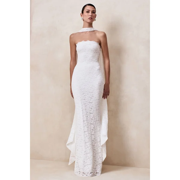 Massima | Robe longue bandeau blanche en dentelle avec détail écharpe