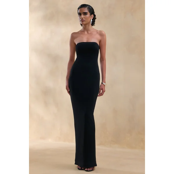 Milania | Robe longue noire à encolure asymétrique avec manche torsadée