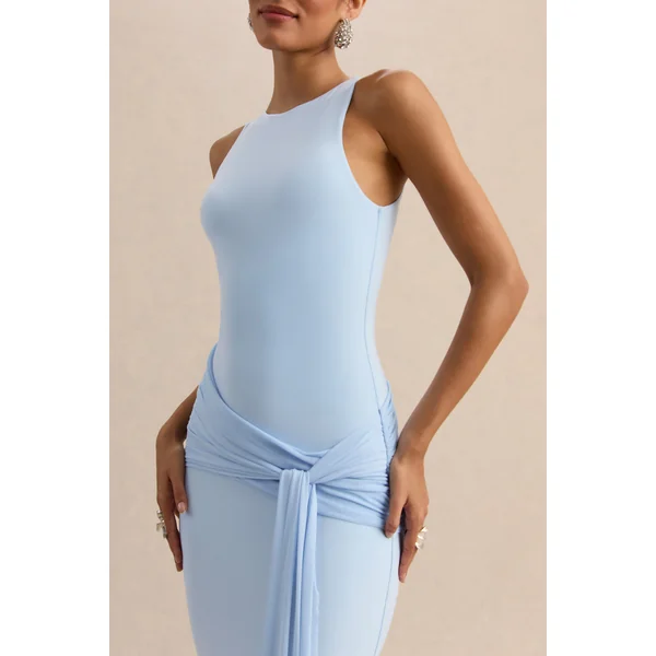 Mirene | Robe longue bleu poudré à encolure ronde avec détails froncés et ceinture fluide