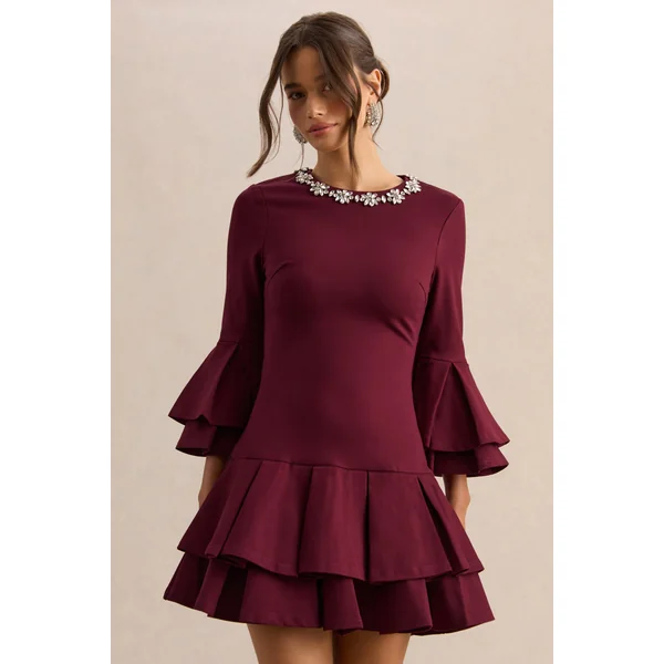 Mirna | Mini-robe bordeaux à encolure ras-du-cou avec manches évasées et détails volantés