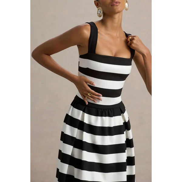 Monte Carlo | Robe mi-longue à rayures noires et blanches encolure carrée et taille basse