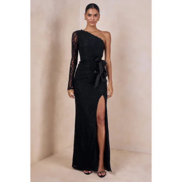 Norna | Robe longue en dentelle noire à encolure asymétrique avec détail ajouré et détails nœud