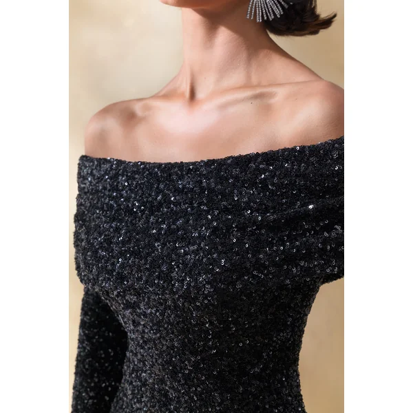 Obsession | Robe longue bardot en sequins noirs avec manches longues