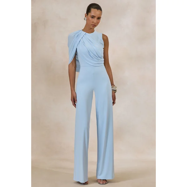 Opulence | Combinaison bleu clair à manche cape et détails drapés