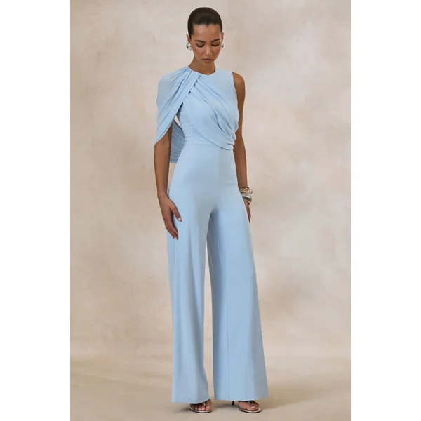 Opulence | Combinaison bleu clair à manche cape et détails drapés