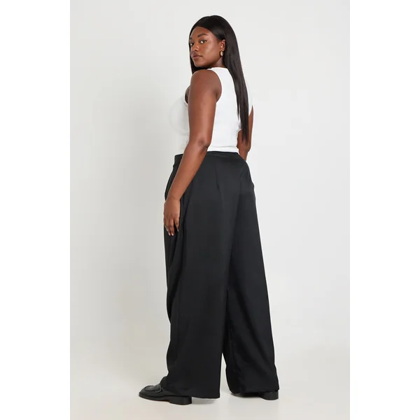Pantalon Grande Taille À Jambes Tonneau Et Plis