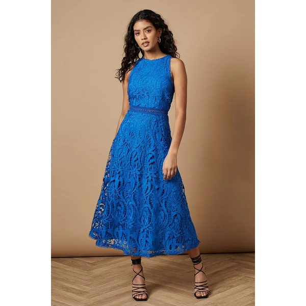 Petite Robe En Dentelle À Col Licou