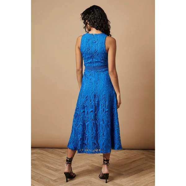Petite Robe En Dentelle À Col Licou
