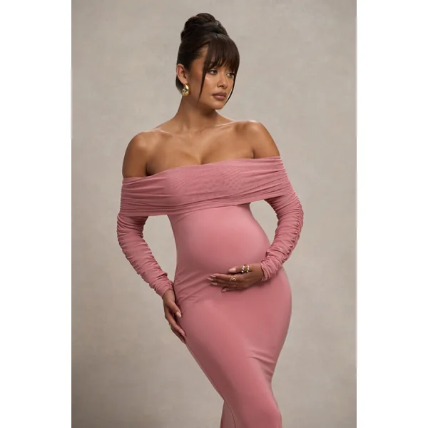 Pretty Perfect | Robe longue asymétrique de maternité rose poudré avec découpe
