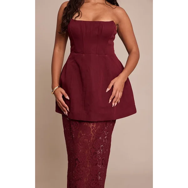 Prune Robe Maxi En Ligne A Structurée Avec Ourlet En Dentelle