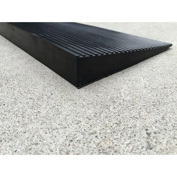 RAMPE SEUIL CAOUTCHOUC 30 X 200 MM - Oplus Médical