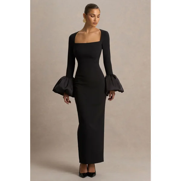 Retreat | Robe longue noire à décolleté carré avec manches bouffantes en satin