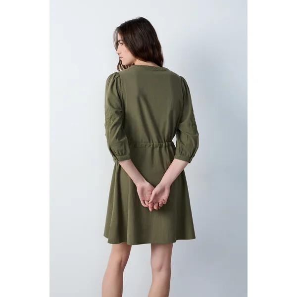 Robe courte brodée