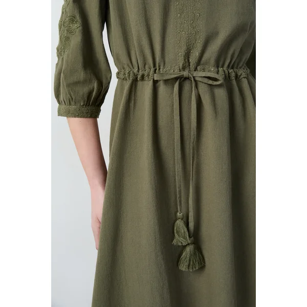 Robe courte brodée