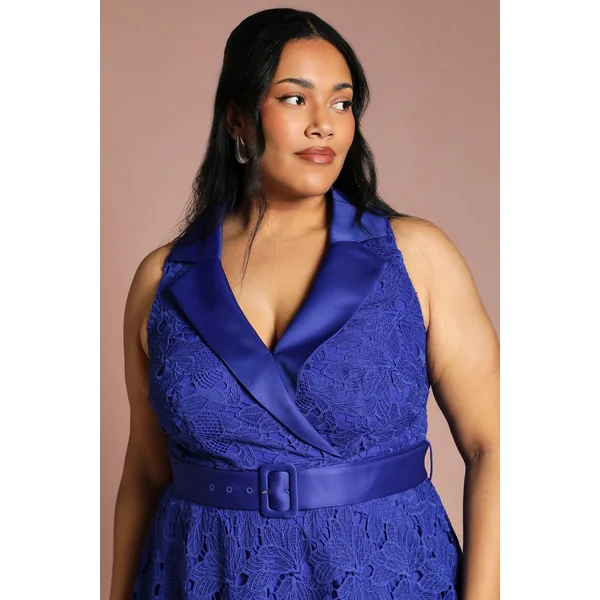 Robe Grande Taille Sans Manches En Dentelle Et Satin Contrasté Longueur Midi