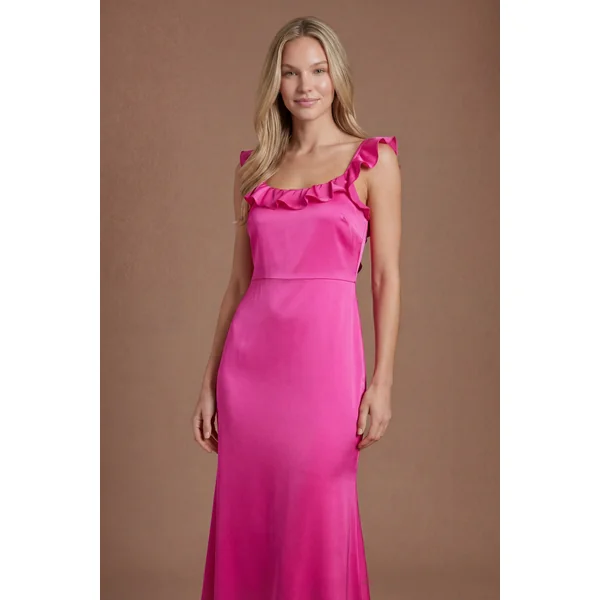 Robe Longue De Demoiselle D'honneur En Satin Rose Vif À Encolure Carrée Et Volants