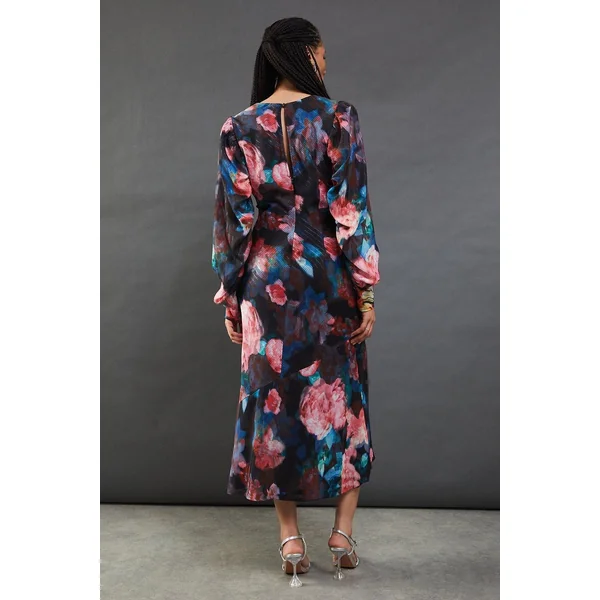 Robe Longue à Décolleté Plongeant et Manches Froncées à Rayures Métallisées