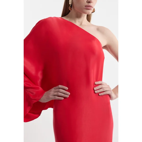 Robe maxi en satin tissé drapé d'une épaule