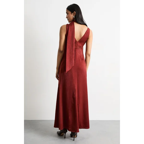 Robe Maxi Unie avec Détail Foulard et Col Noué